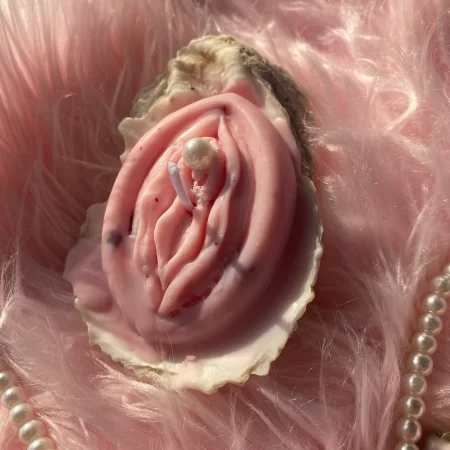 Yoni / Vulva Oyster Candle - PINK