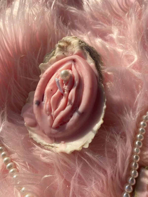 Yoni / Vulva Oyster Candle - PINK