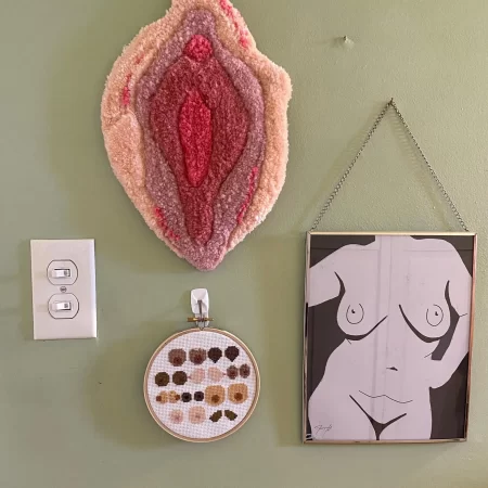 Hand-Tufted Yoni / Vulva Wall Hanging - Peachy Keen(13in x 8in)