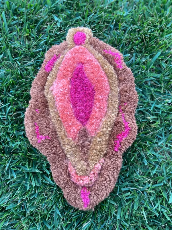 Hand-Tufted Yoni / Vulva Wall Hanging - Caramel Queen (13in x 8in) - Image 2